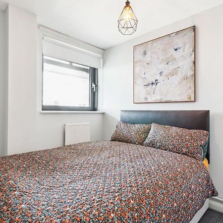 Docklands Cozy View Apartment Лондон Экстерьер фото