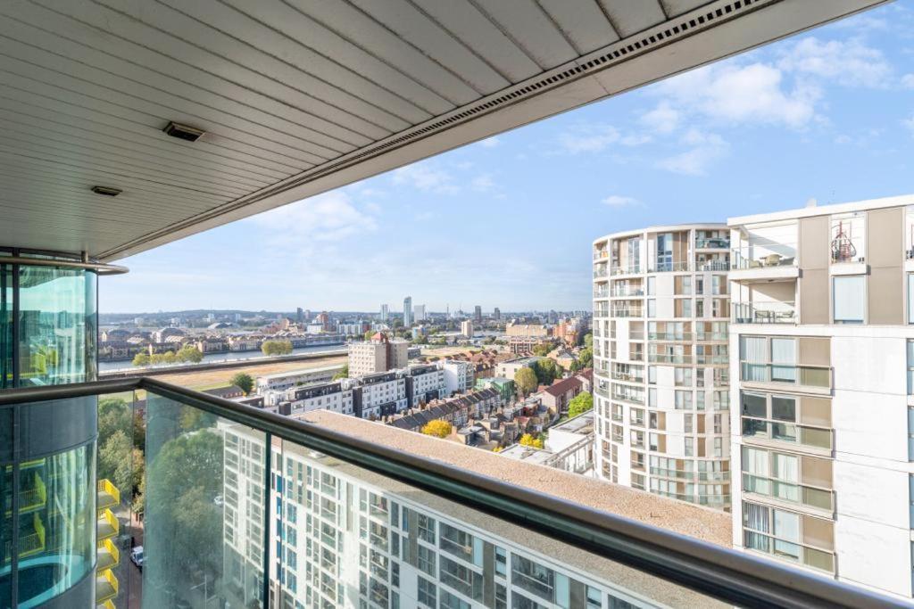 Docklands Cozy View Apartment Лондон Экстерьер фото